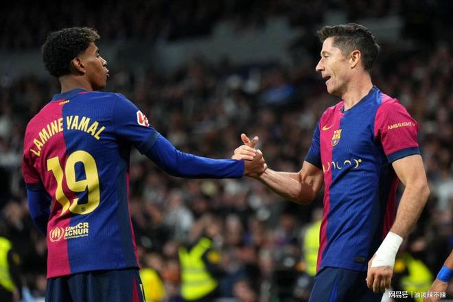 九游游戏中心关于莱万多夫斯基新星晋级下一阶段表现突出，加拿大队前途光明！赢得满堂喝彩的信息